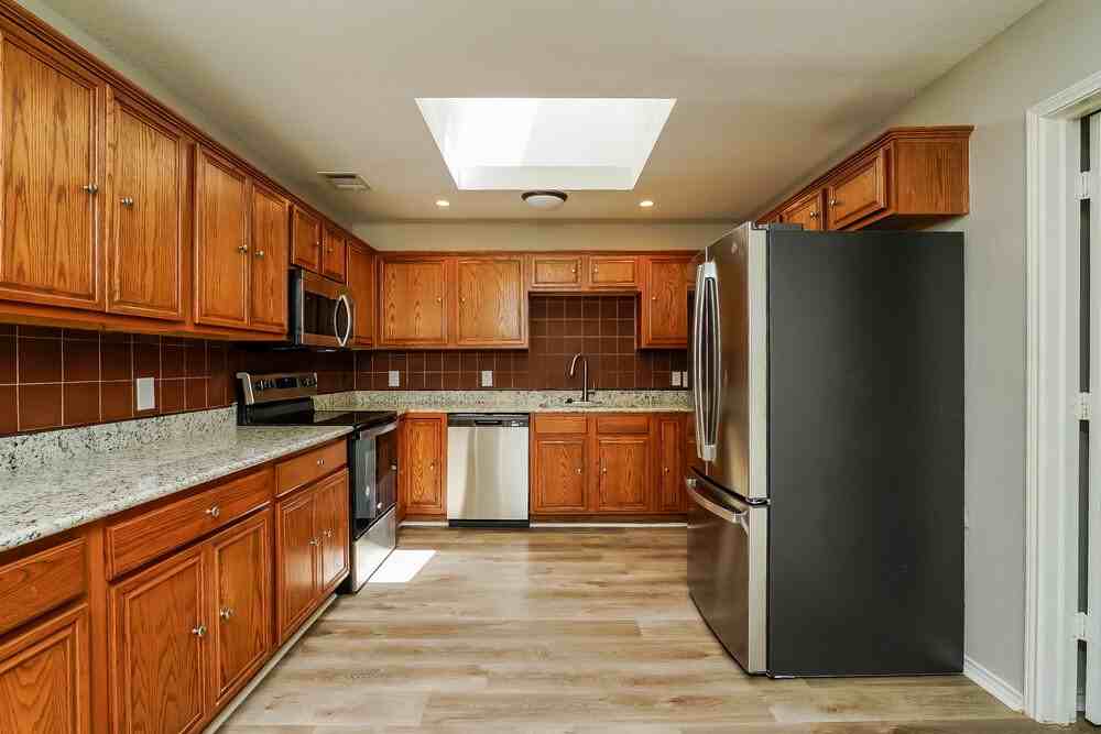 204 Harvard Dr - Photo 7 of 16