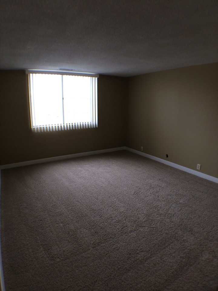 1801 J Street - Photo 5 of 15