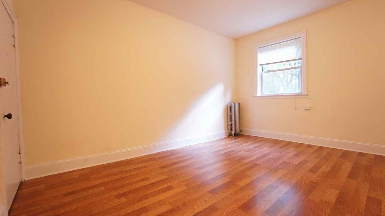 2536 Sawyer LLC - Photo 4 of 45