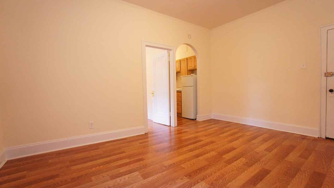 2536 Sawyer LLC - Photo 6 of 45