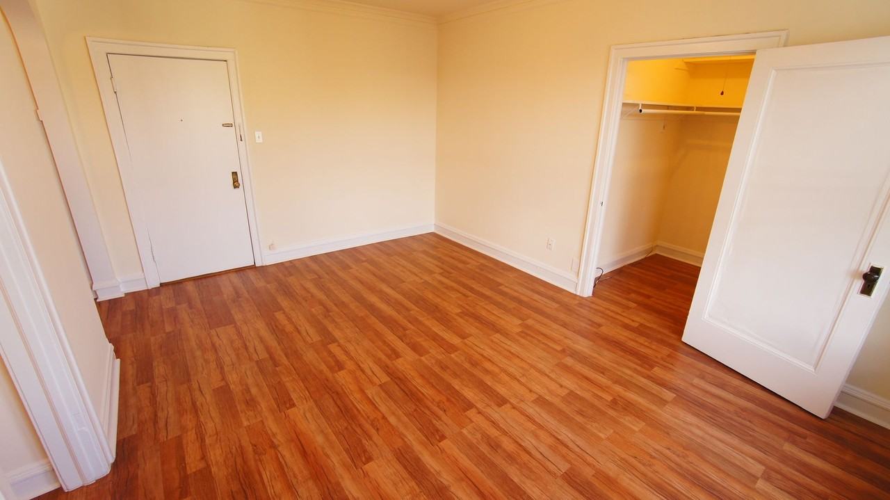 2536 Sawyer LLC - Photo 5 of 50
