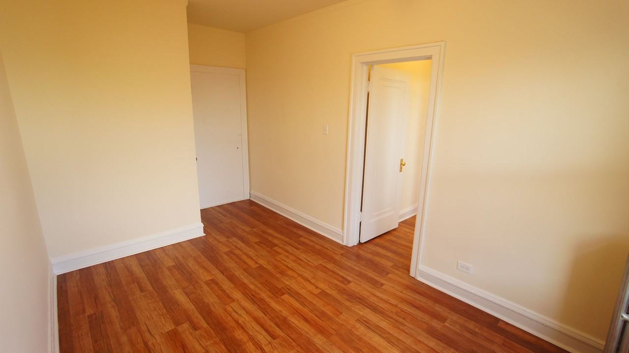2536 Sawyer LLC - Photo 6 of 50