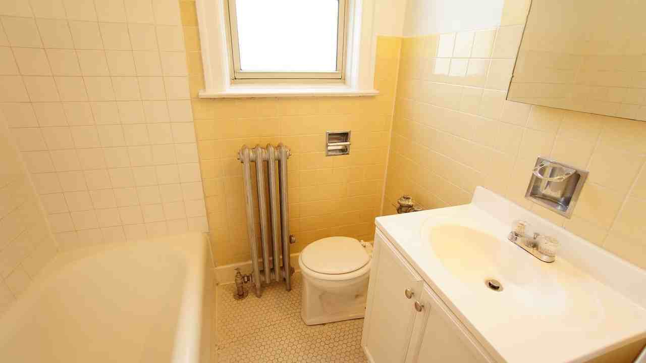 2536 Sawyer LLC - Photo 7 of 50