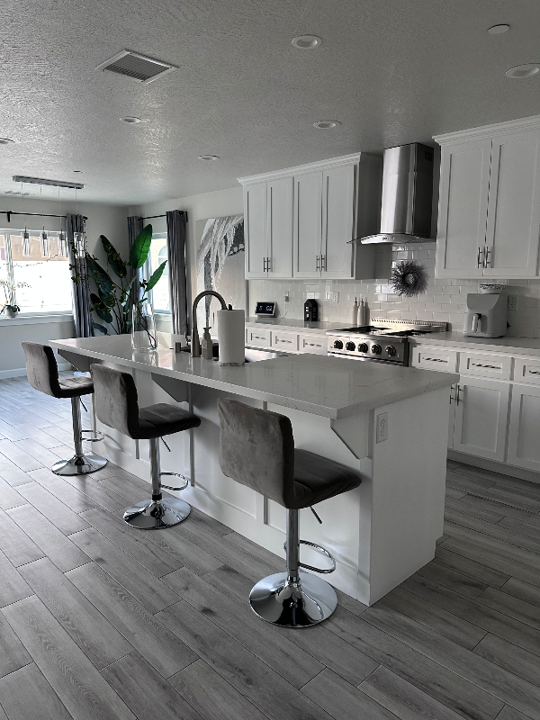 178 Lakeview Terrace - Photo 3 of 9