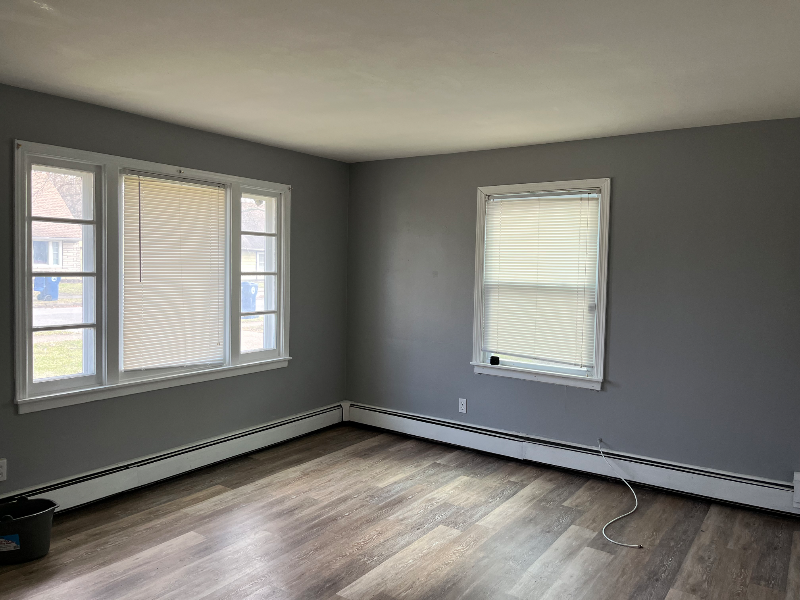 4304 Crescent Dr - Photo 3 of 14