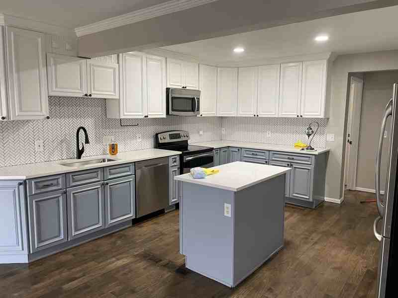 2289 Hyacinth Rd - Photo 3 of 9