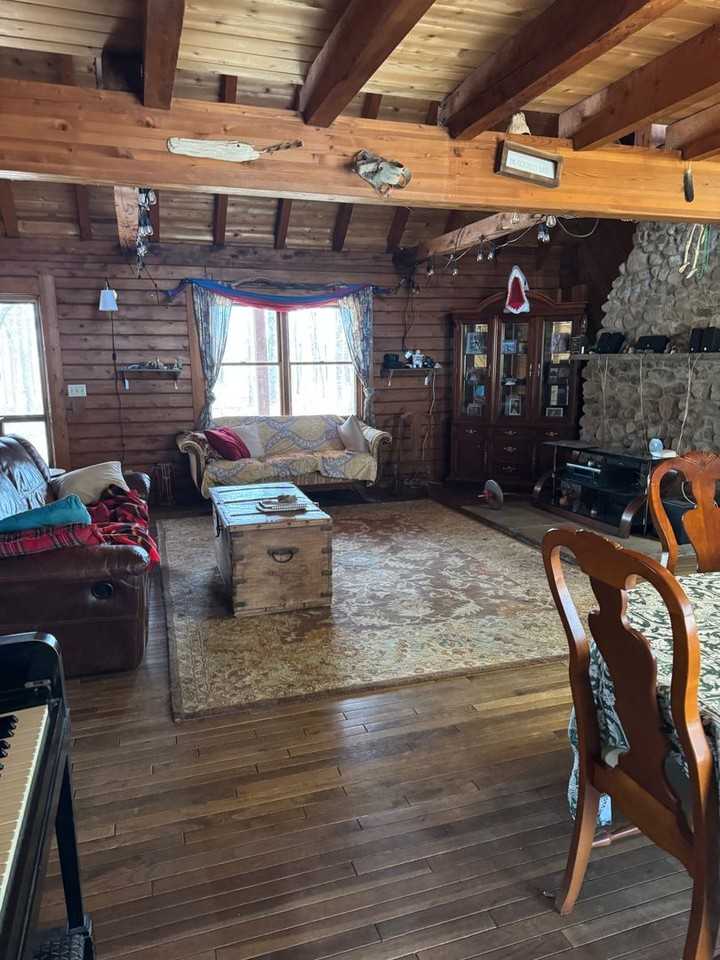 1144 Sand Ridge Rd - Photo 2 of 8