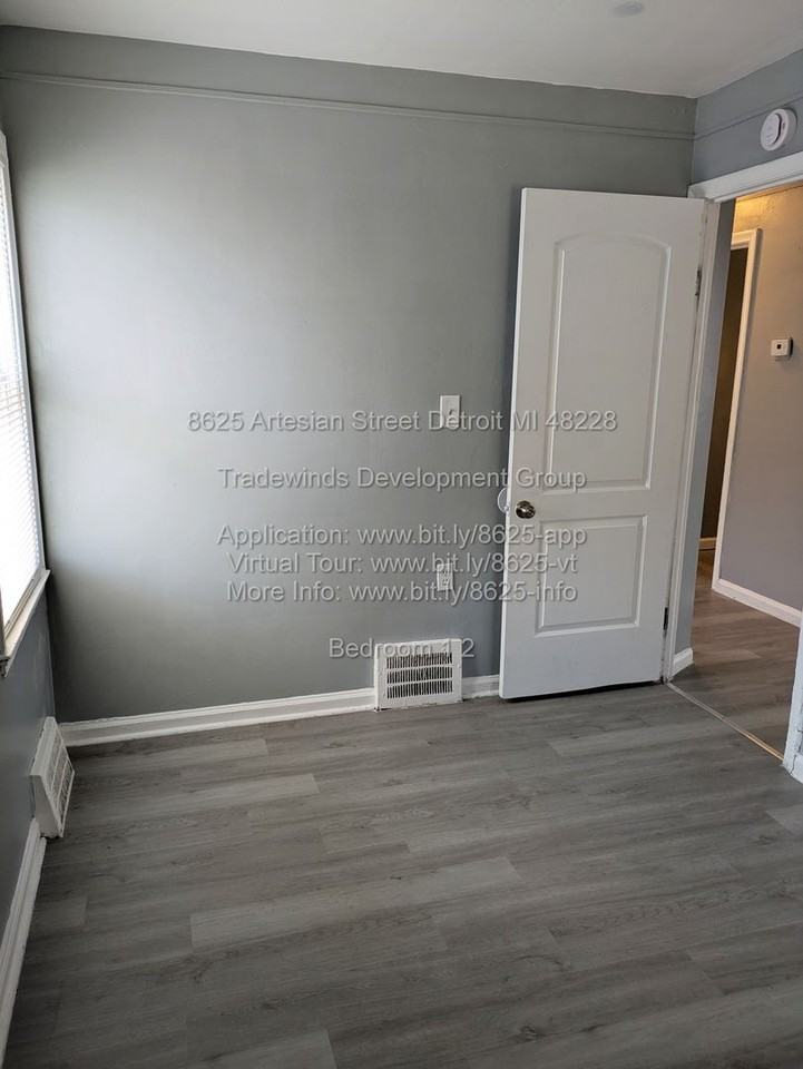 8625 Artesian St - Photo 3 of 11