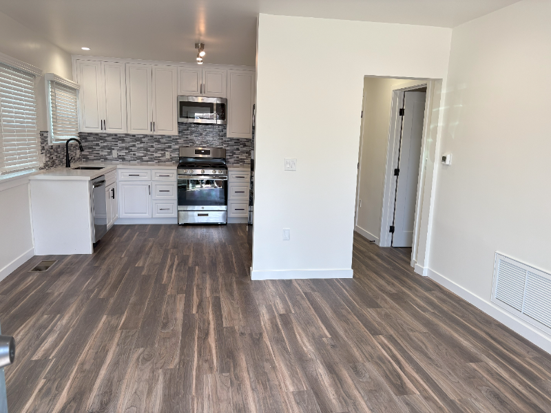 117 W Dryden St #117 - Photo 3 of 10