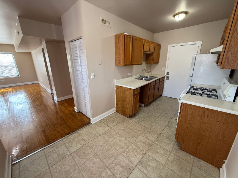 4834 W Adams St #302 - Photo 4 of 14