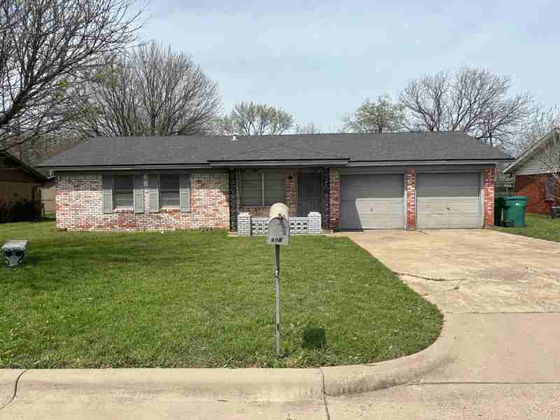 608 Avenue I - Photo 2 of 17