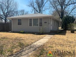 featured image of 2421 Brockman St