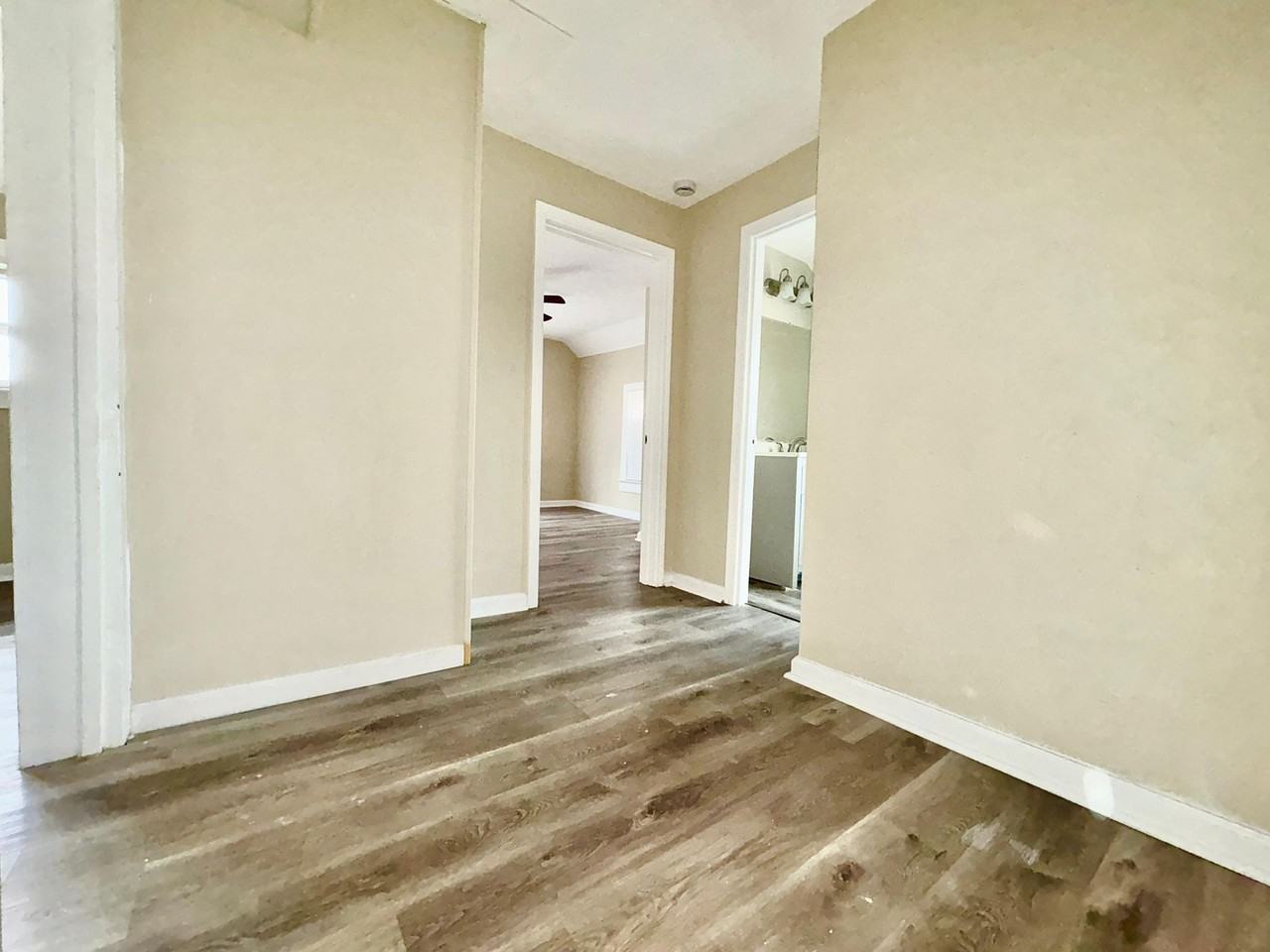 5614 S. Main St - Photo 4 of 14
