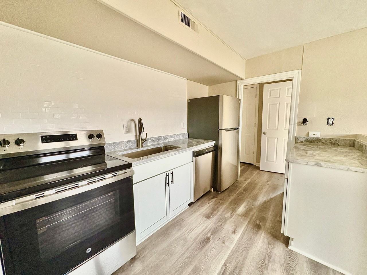 5614 S. Main St - Photo 7 of 14