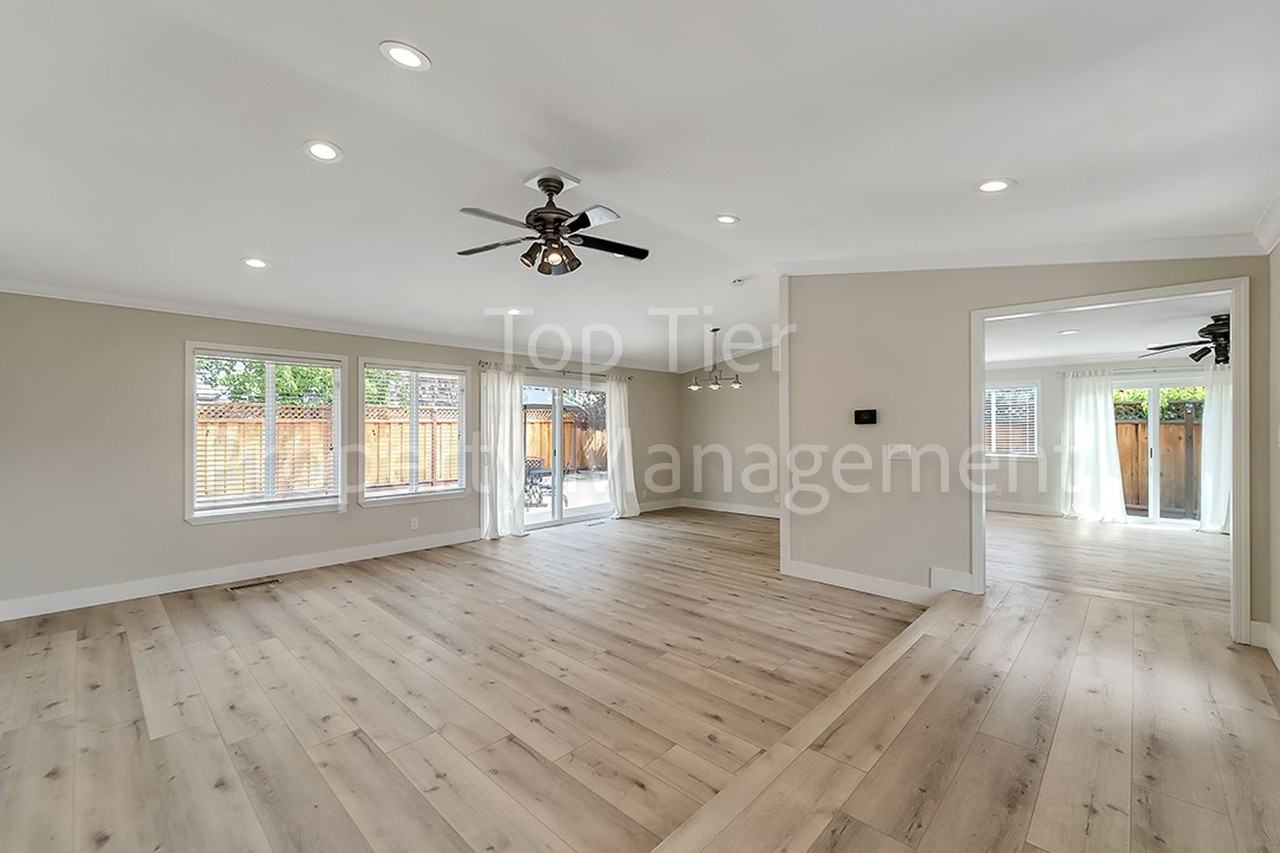 568 Banyan Cir - Photo 3 of 20