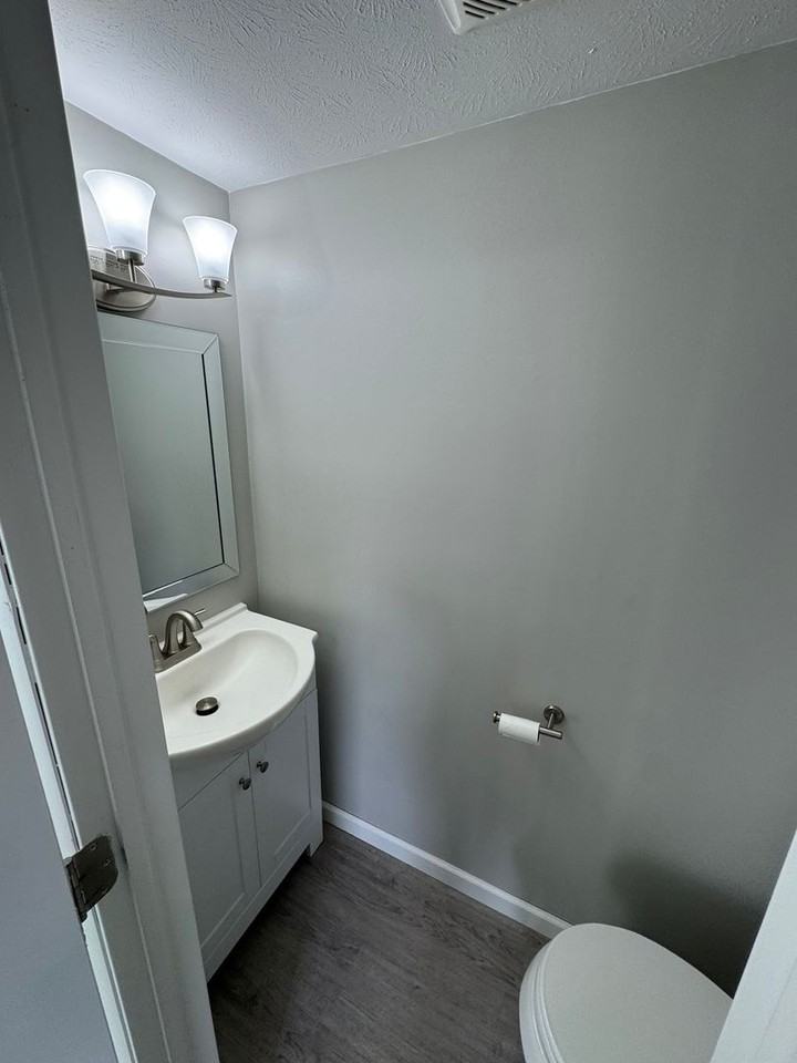 33 Campbell Dr - Photo 4 of 11