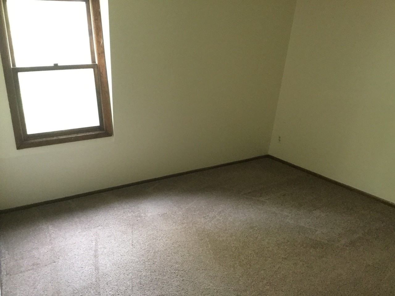 8911-B N 95th St - Photo 2 of 10