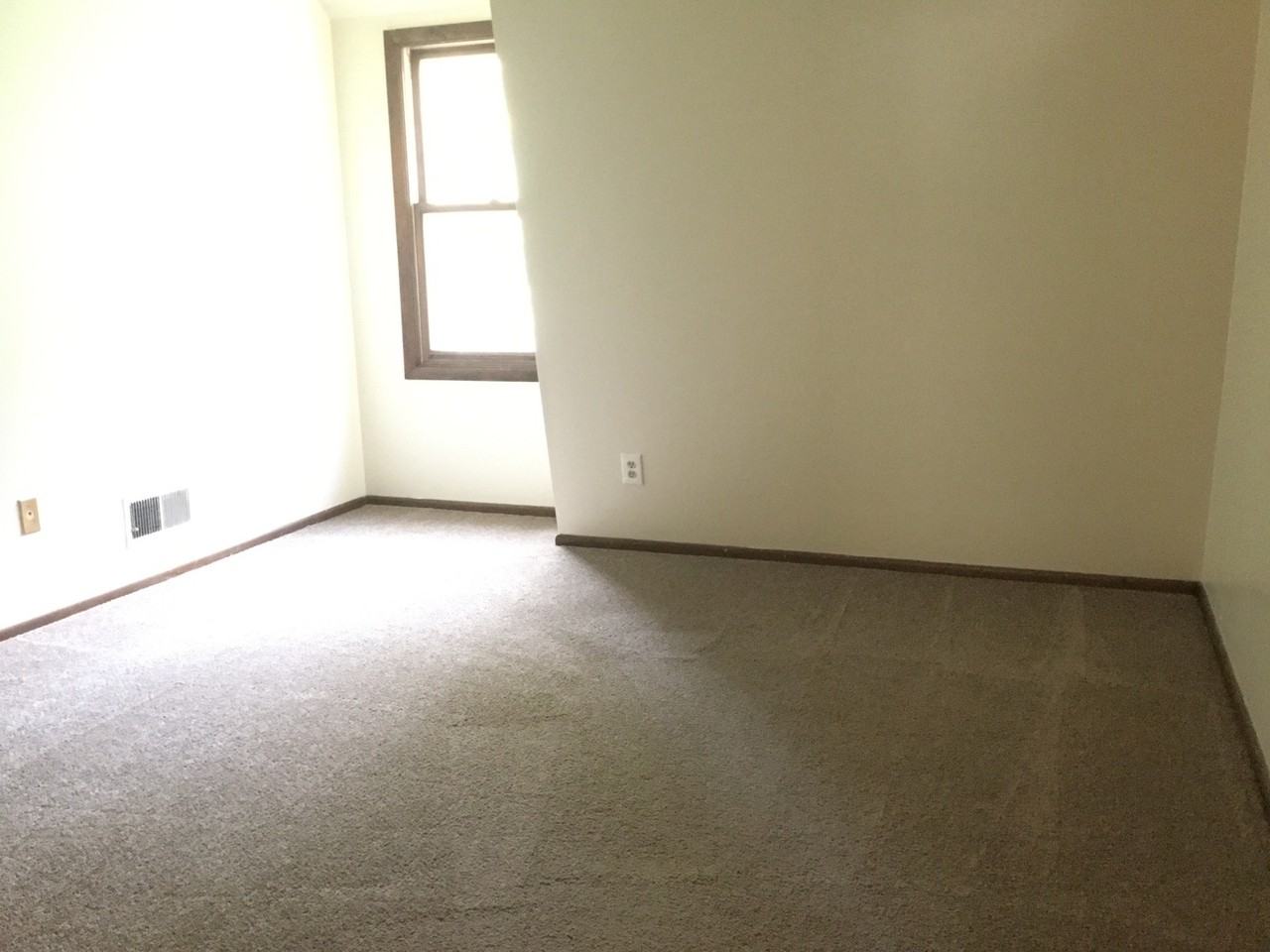 8911-B N 95th St - Photo 5 of 10