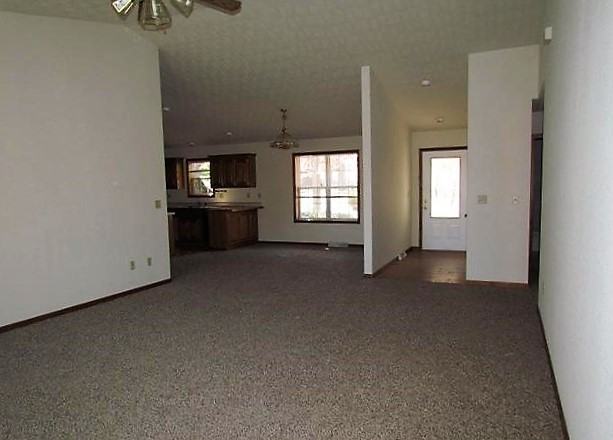 20400 Henry Ln - Photo 3 of 22