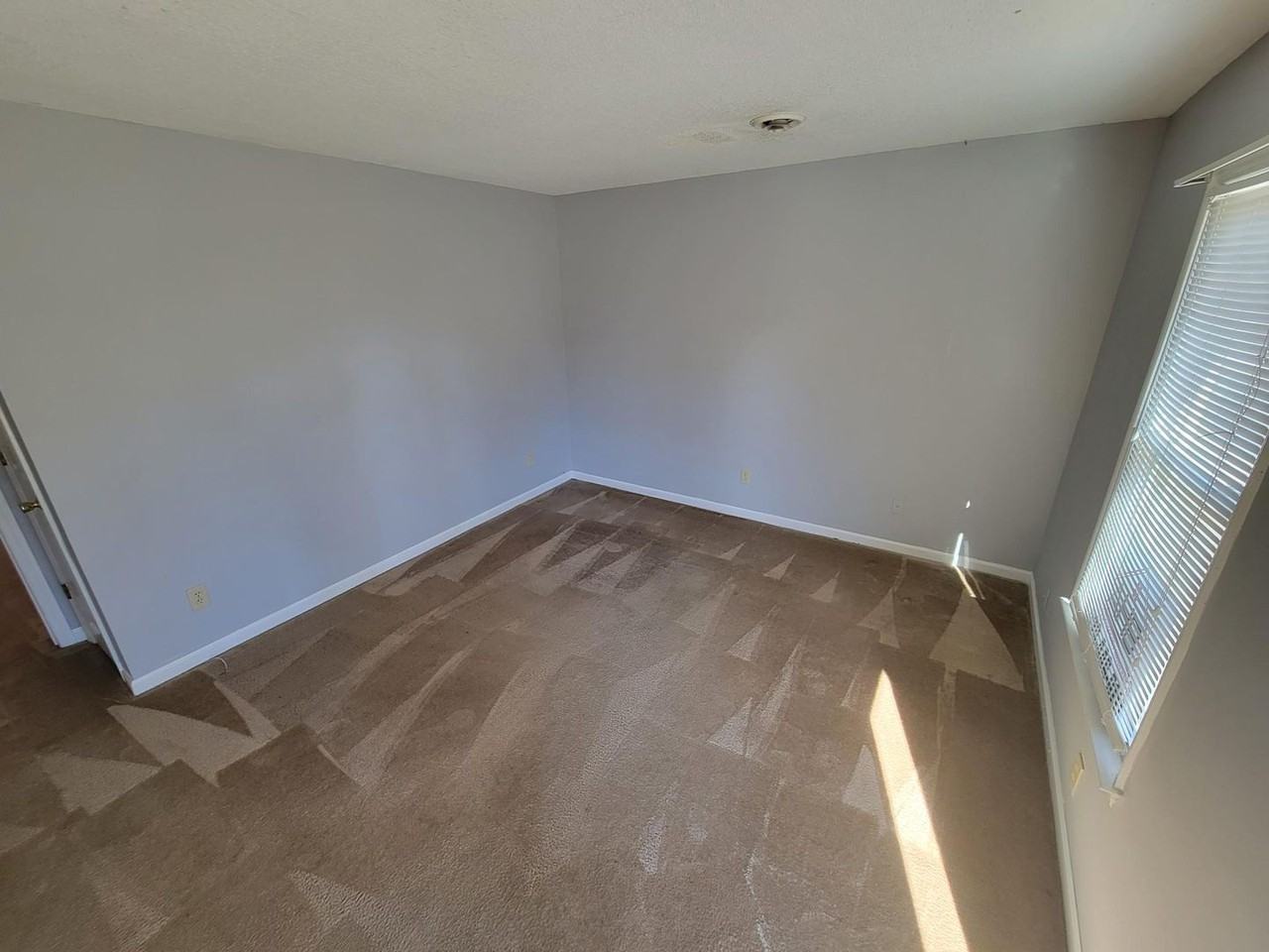 309 Somers Ave - Photo 2 of 9