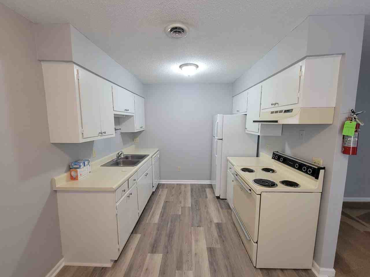 309 Somers Ave - Photo 4 of 9