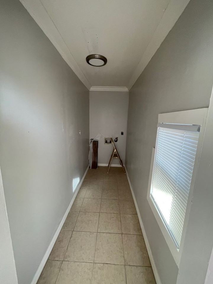 1409 N Mockingbird Ln - Photo 2 of 13