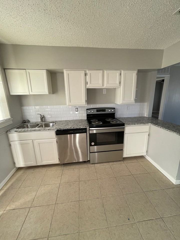 1409 N Mockingbird Ln - Photo 3 of 13