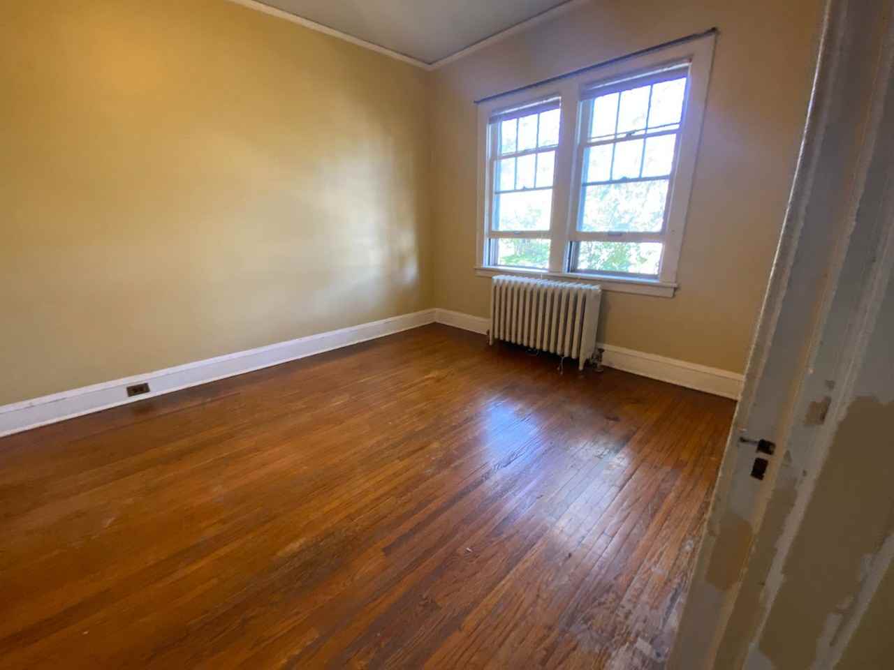 3200 Garfield Avenue South - Photo 7 of 11