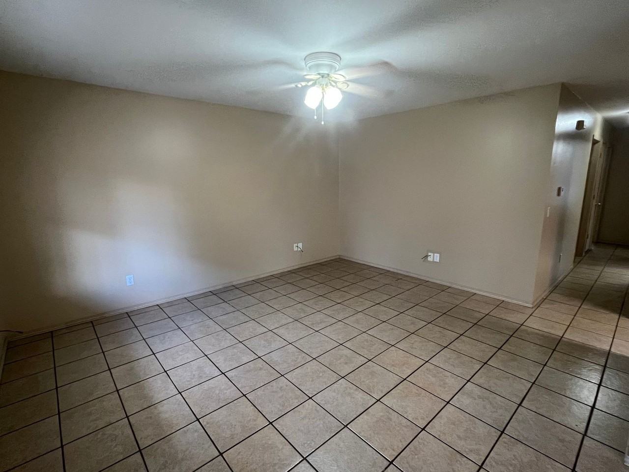 1106 S Ithaca Ave - Photo 2 of 13