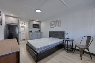 Beautiful Furnished Private Efficiency Suites with Bath for Rent. - Photo 1 of 1