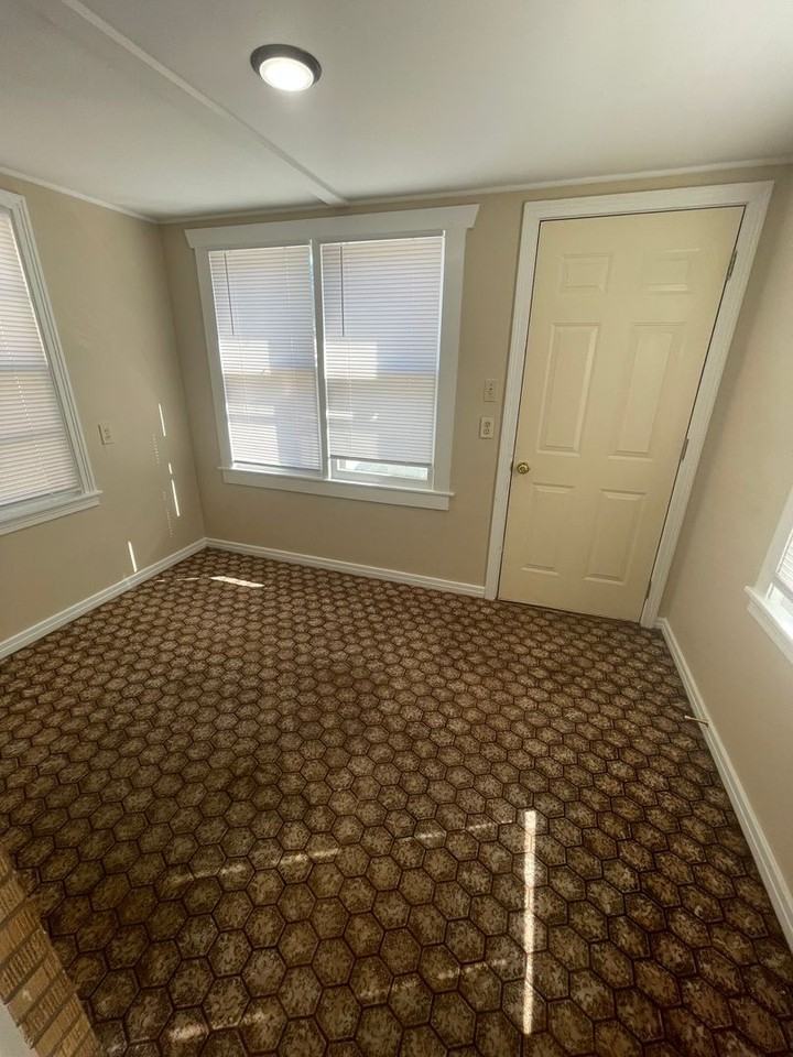 2825 24th St - Photo 4 of 9