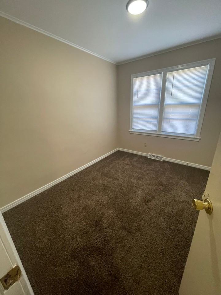 2825 24th St - Photo 7 of 9