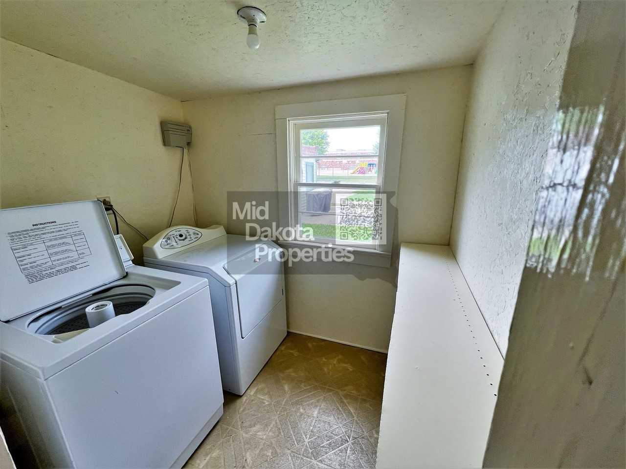 1005 E 2nd Ave - Photo 2 of 13
