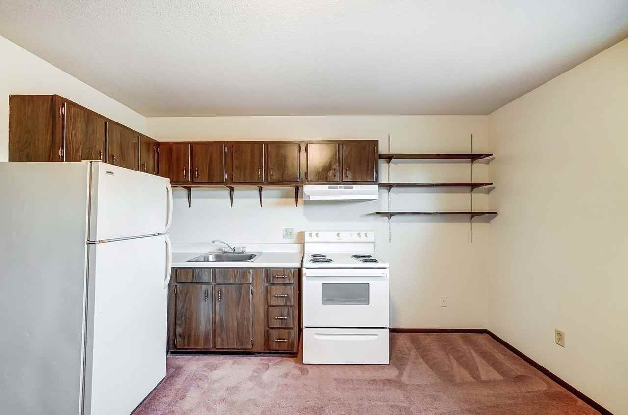 Thurstin Manor - Photo 5 of 6