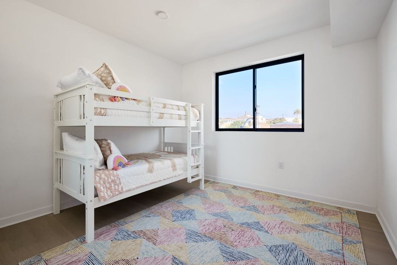 The Harper on Beverly - Photo 4 of 14