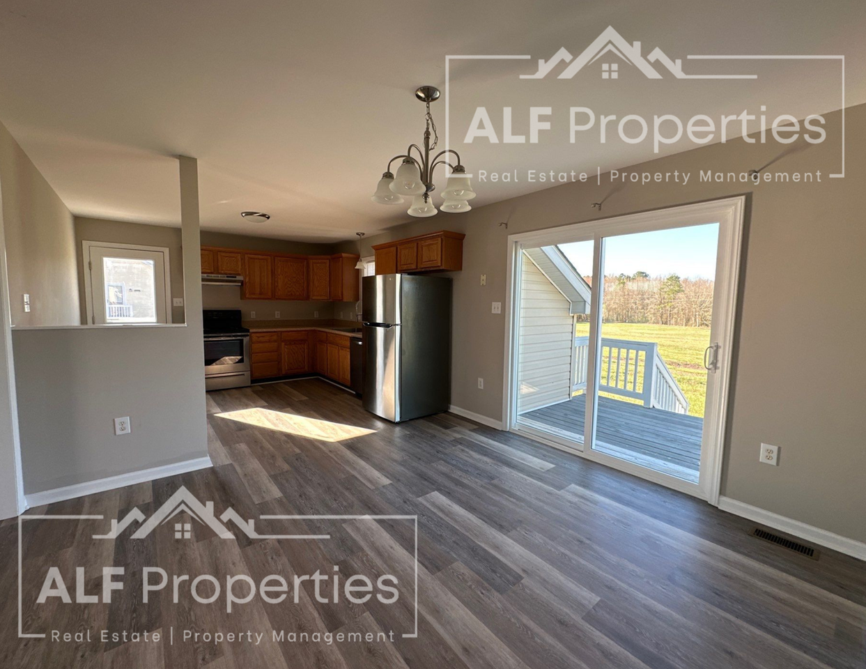 1003 Ridgeway Warrenton Rd - Photo 2 of 15