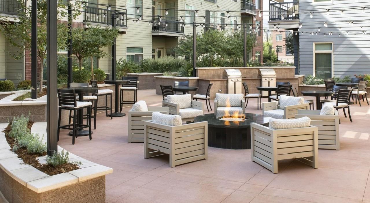 3100 Pearl St - Photo 3 of 19