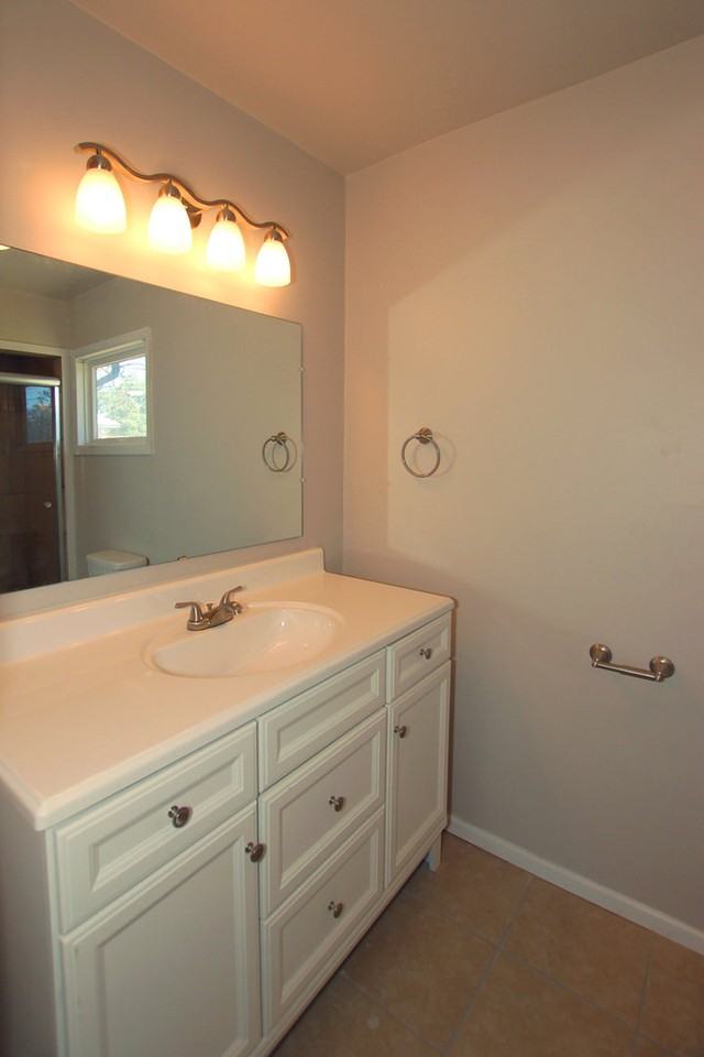 4319 42nd St - Photo 7 of 12