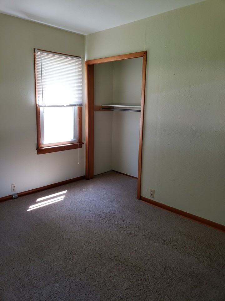 1607 Cornell Dr - Photo 6 of 11