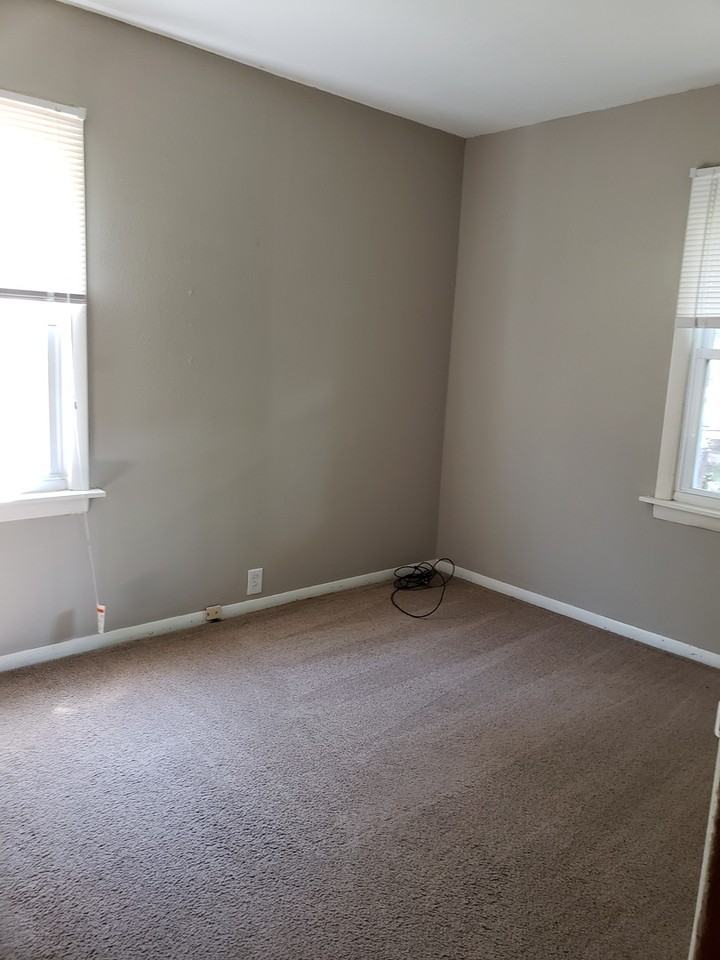 1607 Cornell Dr - Photo 7 of 11