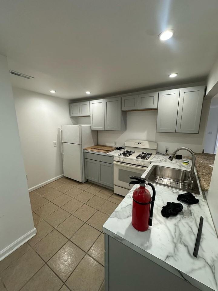 129 Haines St - Photo 2 of 8