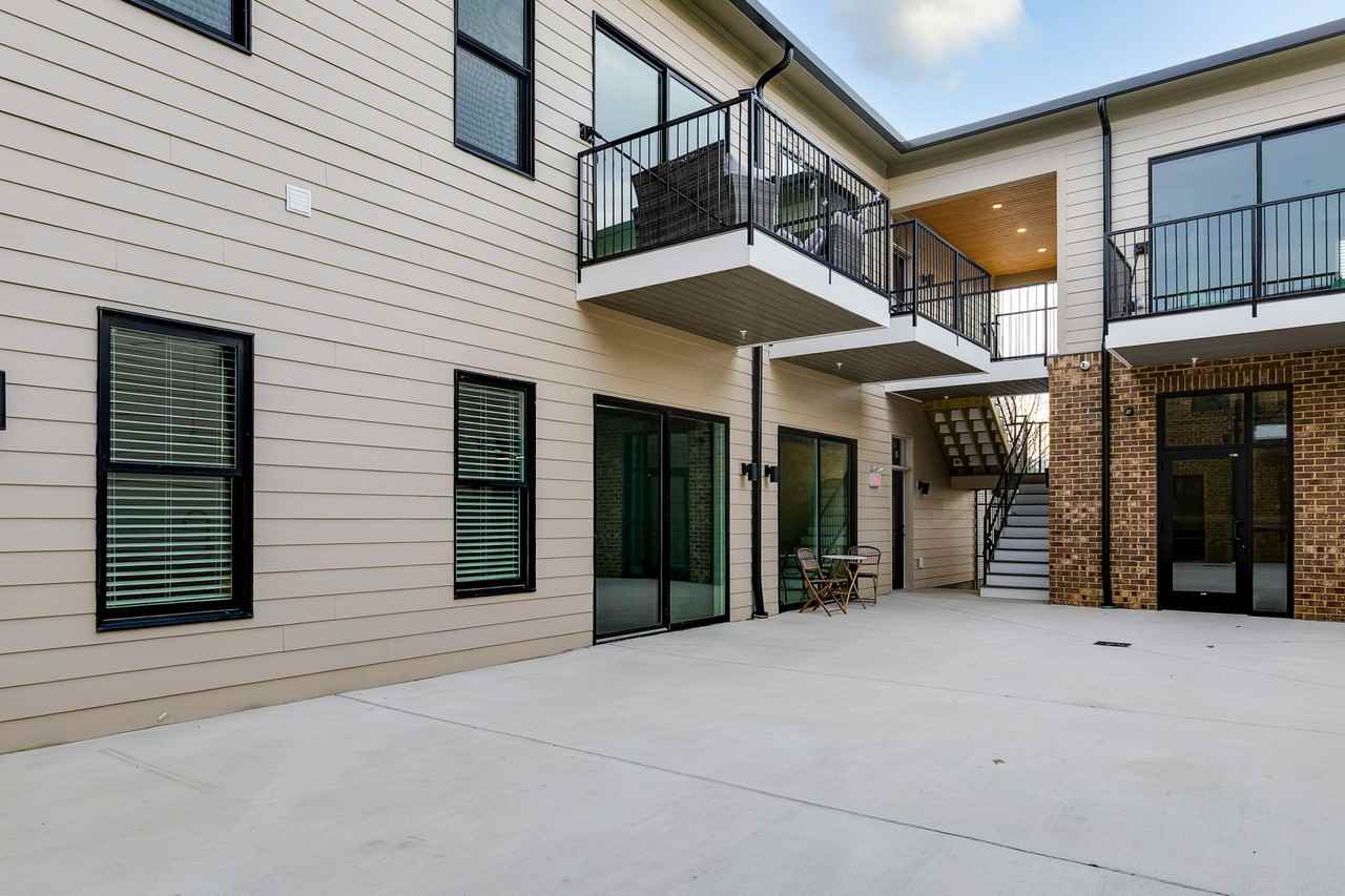 3308 E Marshall Street - Photo 3 of 4