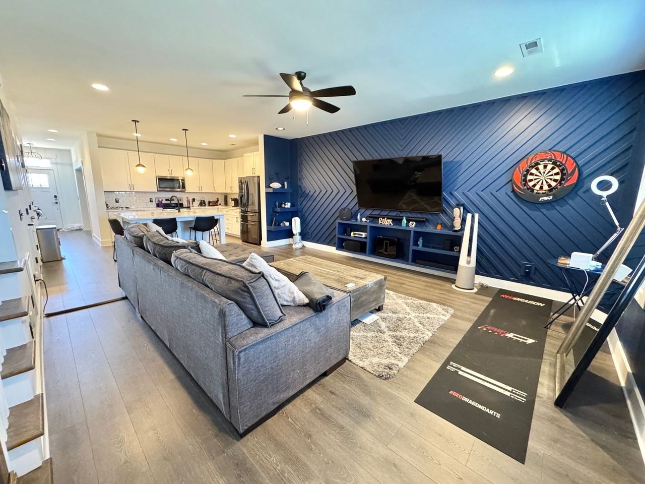 2079 Oakwood Ave - Photo 2 of 26