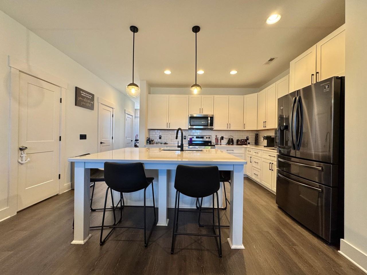 2079 Oakwood Ave - Photo 5 of 26