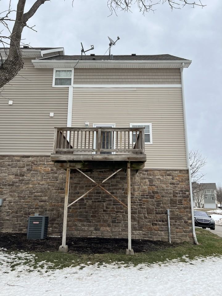 5924 N 167th Plz #NA - Photo 2 of 9