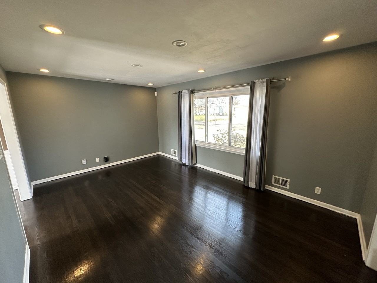 8525 W 90th St #NA - Photo 2 of 24