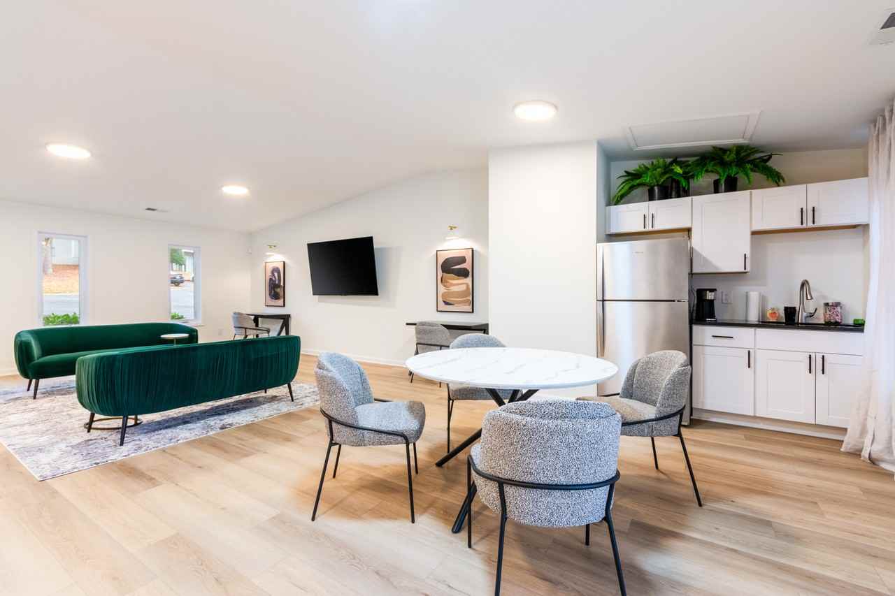 The Enclave at 38 Twenty Two - Photo 3 of 35