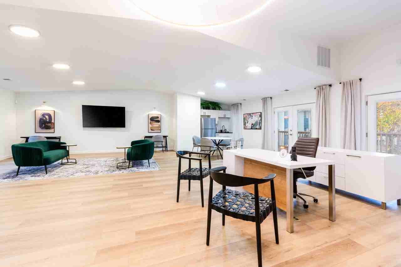 The Enclave at 38 Twenty Two - Photo 2 of 35