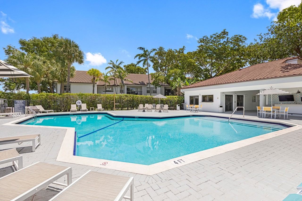 Centro at Davie Apartments - Photo 3 of 38