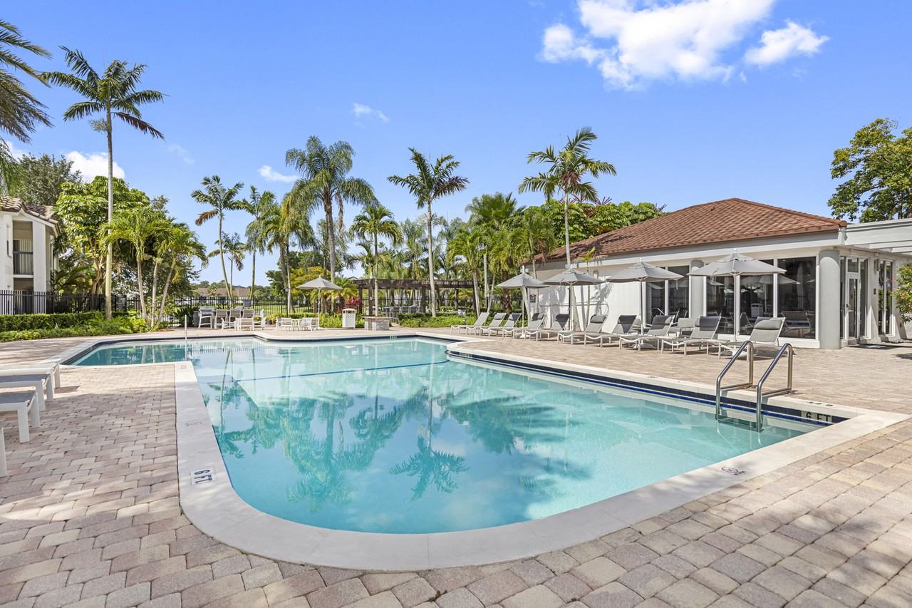 Centro at Davie Apartments - Photo 5 of 38